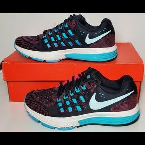 Nike Zoom Vomero 11 NWOB Black Glacier Blue Women’s size 8 US